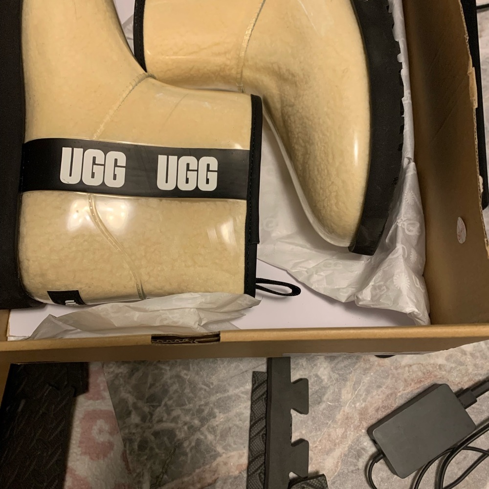 UGG BOOTS size 11